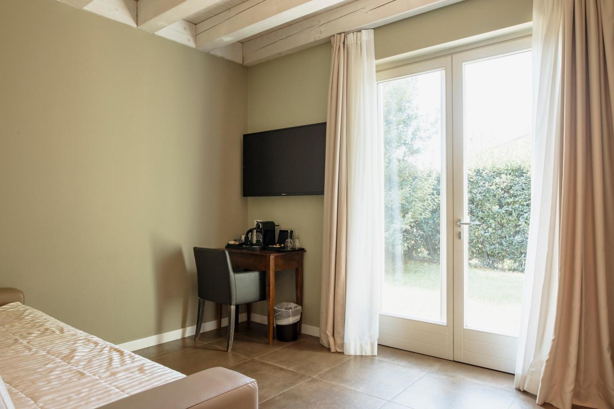 Le Greghe Suites Лацизе Экстерьер фото